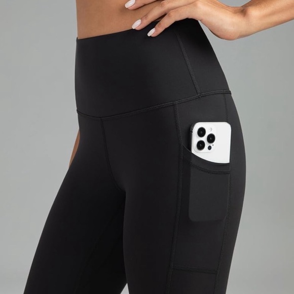 Colorfulkoala Black High-Waisted 7/8 Leggings with Pocket - Picture 3 of 4